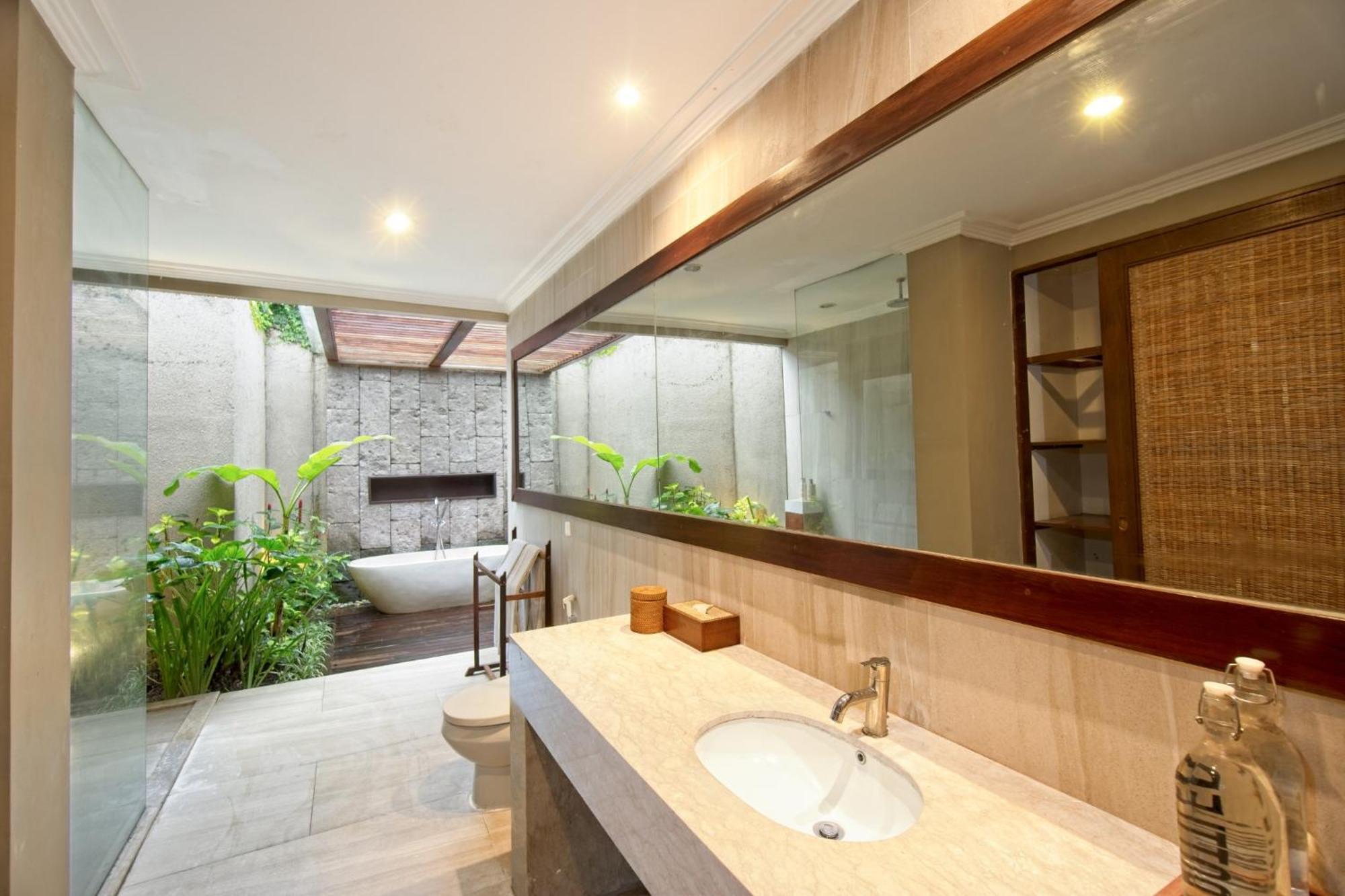 Kecapi Villa Seminyak By Ini Vie Hospitality Екстериор снимка
