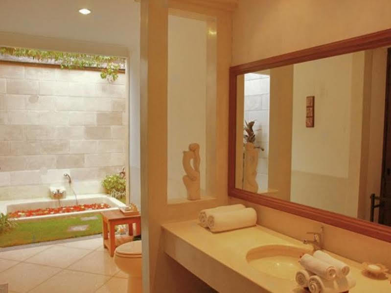 Kecapi Villa Seminyak By Ini Vie Hospitality Екстериор снимка